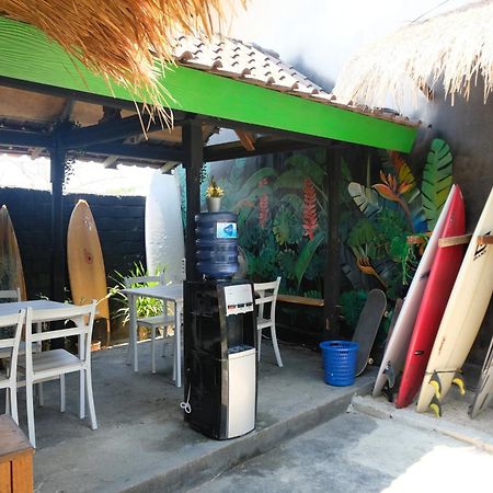 Hotel Surf Camp 79 Kuta  Exterior foto