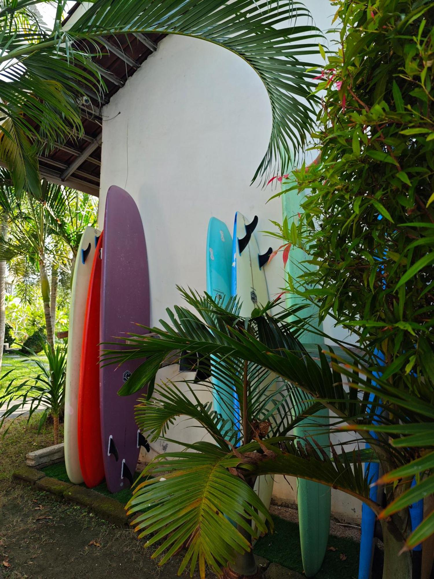 Hotel Surf Camp 79 Kuta  Exterior foto