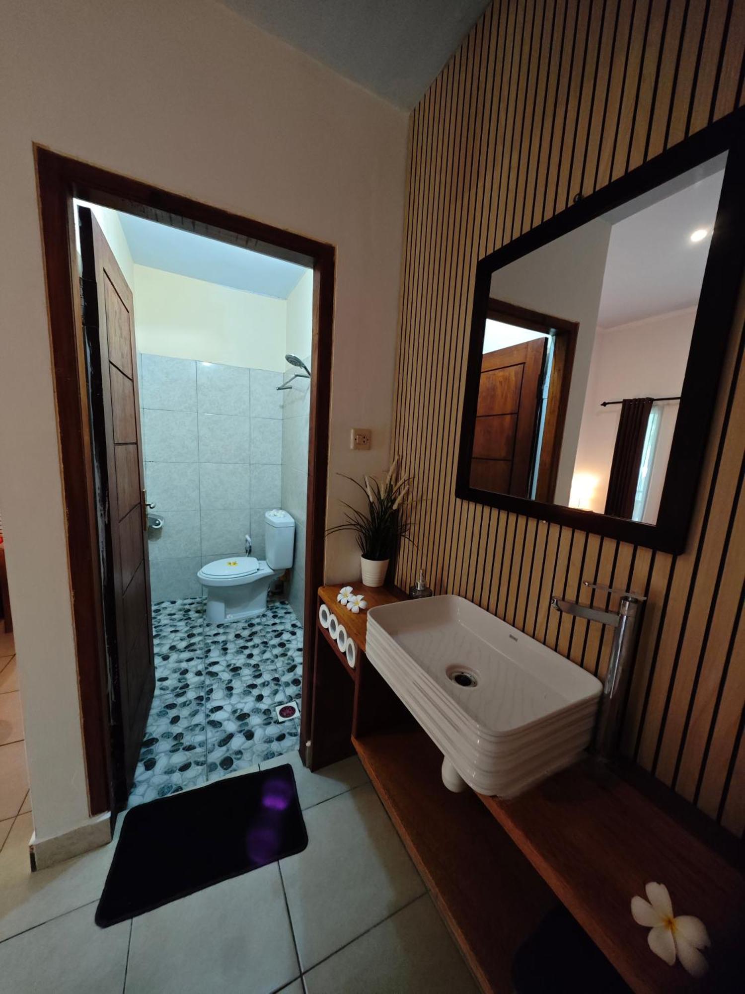 Hotel Surf Camp 79 Kuta  Zimmer foto